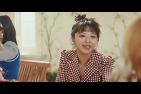 Kura Kura Jeongyeon