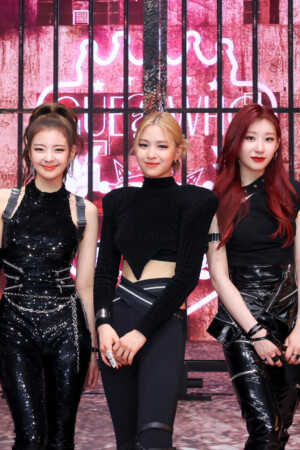 ITZY Guess Who Showcase Group ITZY Guess Who Showcase Group