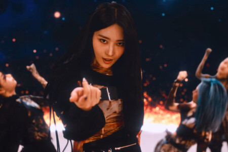 EVERGLOW Sihyeon First