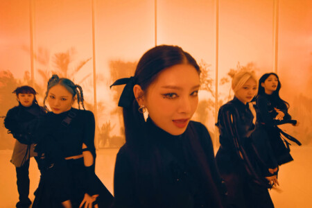 EVERGLOW Yiren First
