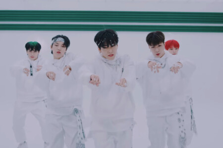 ONF U Ugly Dance