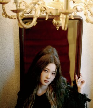 Lee Seoyeon fromis_9 9 Way Teaser - Ticket to Seoul Lee Seoyeon fromis_9 9 Way Teaser - Ticket to Seoul