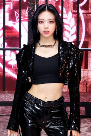 ITZY Yuna Guess Who Showcase ITZY Yuna Guess Who Showcase