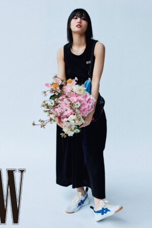 Twice Momo W Korea May 2021 - Onitsuka Tiger Momo W Korea May 2021