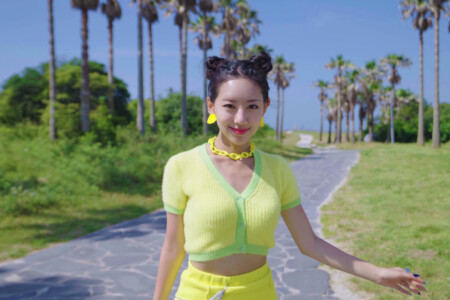 GIRLKIND Xeheun Good Vibes Only