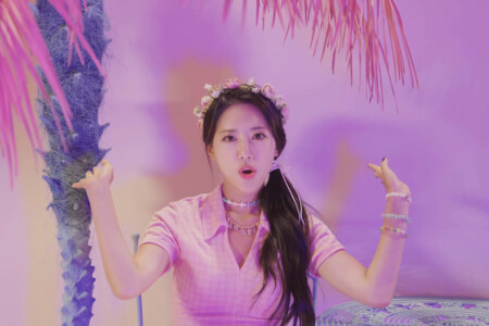 GIRLKIND Xeheun Good Vibes Only
