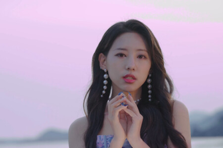 GIRLKIND Xeheun Good Vibes Only