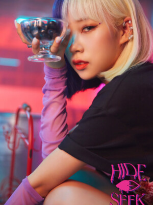 Purple Kiss Dosie Hide & Seek Teaser Concept Purple Kiss Dosie Hide & Seek Teaser Concept