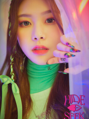 Purple Kiss Swan Hide & Seek Teaser Concept Purple Kiss Swan Hide & Seek Teaser Concept