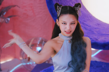 ITZY Yeji Loco