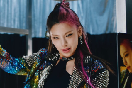 ITZY Yeji Loco