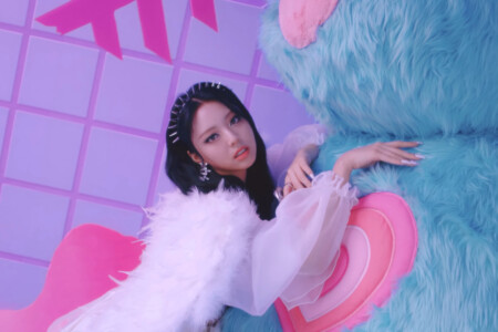 ITZY Yuna Loco