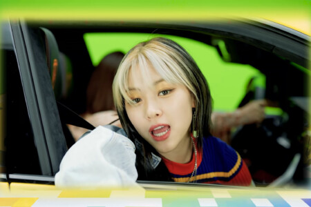 ITZY Ryujin Swipe