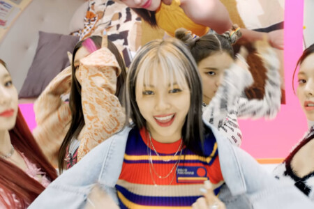 ITZY Ryujin Swipe
