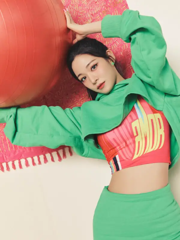 fromis_9 Talk & Talk Concept Photos (HD/HQ) - K-Pop Database / dbkpop.com