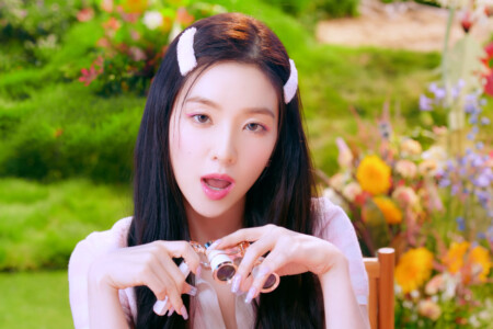 Irene Red Velvet Queendom