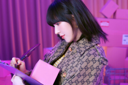 Wendy Red Velvet Queendom