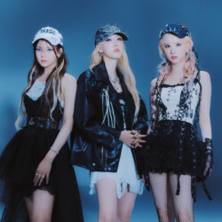 VIVIZ Versus - Maniac Concept Group VIVIZ Versus - Maniac Concept Group