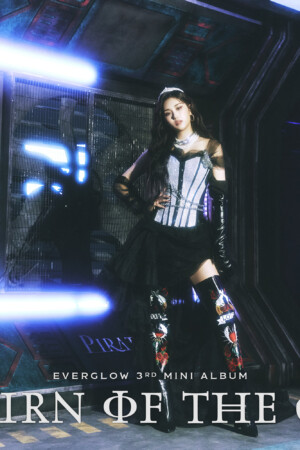 EVERGLOW Aisha Return of the Girl Teaser EVERGLOW Aisha Return of the Girl Teaser