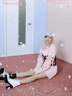 Jeongyeon Twice Formula of Love Teaser Explosion Ver. Jeongyeon Twice Formula of Love Teaser Explosion Ver.