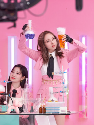 Dahyun Nayeon TWICE Scientist MV Making Dahyun Nayeon TWICE Scientist MV Making