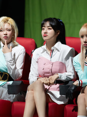 Jeongyeon Jihyo Chaeyoung TWICE Scientist MV Making Jeongyeon Jihyo Chaeyoung TWICE Scientist MV Making