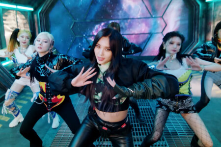 Aisha EVERGLOW Pirate Aisha EVERGLOW Pirate