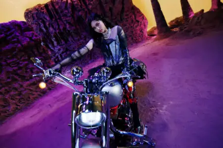 Aisha EVERGLOW Pirate Aisha EVERGLOW Pirate