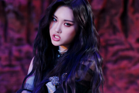 Aisha EVERGLOW Pirate Aisha EVERGLOW Pirate