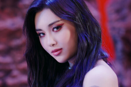 Aisha EVERGLOW Pirate Aisha EVERGLOW Pirate