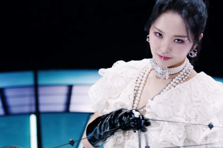 E:U EVERGLOW Pirate E:U EVERGLOW Pirate