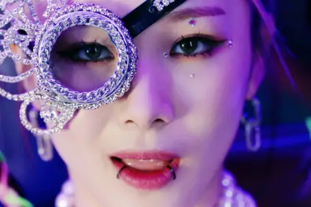 Mia EVERGLOW Pirate Mia EVERGLOW Pirate