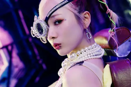 Mia EVERGLOW Pirate Mia EVERGLOW Pirate