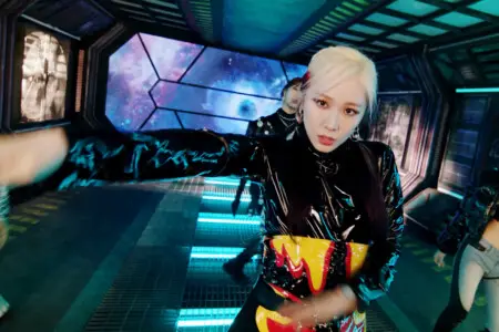 Mia EVERGLOW Pirate Mia EVERGLOW Pirate