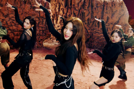 Sihyeon EVERGLOW Pirate Sihyeon EVERGLOW Pirate