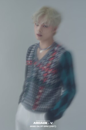 GHOST9 Junseong Arcade: V Teaser GHOST9 Junseong Arcade: V