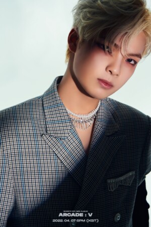 GHOST9 Junseong Arcade: V Teaser GHOST9 Junseong Arcade: V