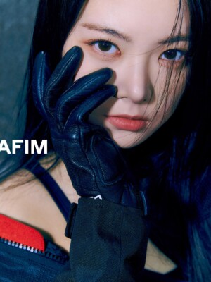 LE SSERAFIM Hong Eunchae Fearless Teaser Back Petrol LE SSERAFIM Hong Eunchae Fearless Teaser