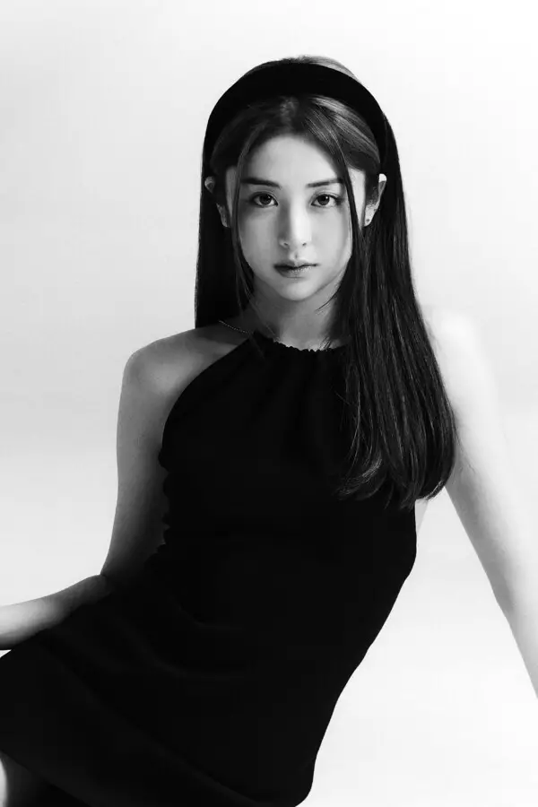 LE SSERAFIM Yunjin Profile Photos (HD/HQ) - K-Pop Database / dbkpop.com