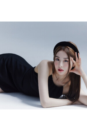 LE SSERAFIM Huh Yunjin Profile LE SSERAFIM Yunjin Profile