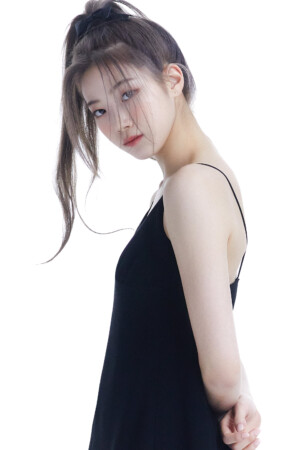 LE SSERAFIM Kazuha Profile LE SSERAFIM Kazuha Profile