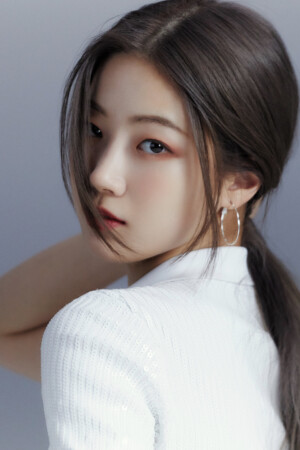 LE SSERAFIM Kazuha Profile Photos (HD/HQ) - K-Pop Database / dbkpop.com