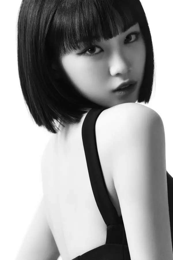 LE SSERAFIM Kim Chaewon Profile Photos (HD/HQ) - K-Pop Database ...