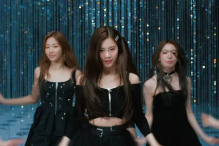 LE SSERAFIM Garam FEARLESS LE SSERAFIM Garam FEARLESS