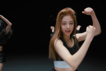 LE SSERAFIM Yunjin FEARLESS LE SSERAFIM Yunjin FEARLESS