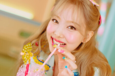 NAYEON POP! MV NAYEON POP!