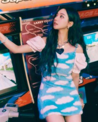 aespa Girls Karina Teaser Real World ver. aespa Girls Karina Teaser Real World ver.