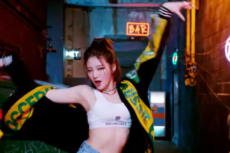 TRI.BE Kelly Kiss TRI.BE Kelly Kiss