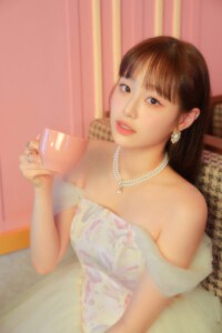 LOONA Chuu Flip That Concept 1 LOONA Chuu Flip That Concept 1