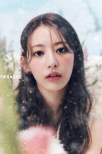 Sakura LE SSERAFIM Antifragile Teaser - Frozen Aquamarine Sakura LE SSERAFIM Antifragile Teaser Frozen Aquamarine